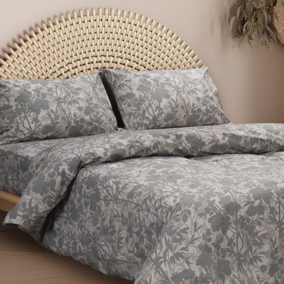 Scandinavian,Bedroom,Interior,With,Bed,In,Pastel,Beige,And,Mint